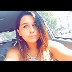 Meet your Posher, Marissa